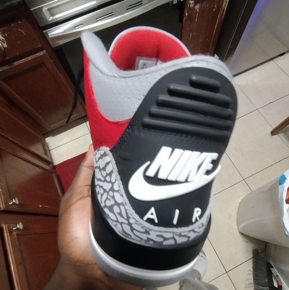 Air Jordan 3 SE Unite Fire Red - Picture 2 of 5